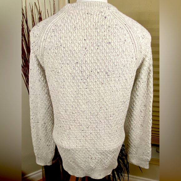 Wind River Women’s Vintage Cream Crew Neck Knit Sweater Size Medium - Picture 4 of 6